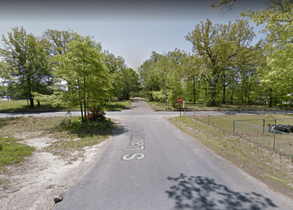0.11-acre Close to a Shopping Center in Pine Bluff! Good Deal!